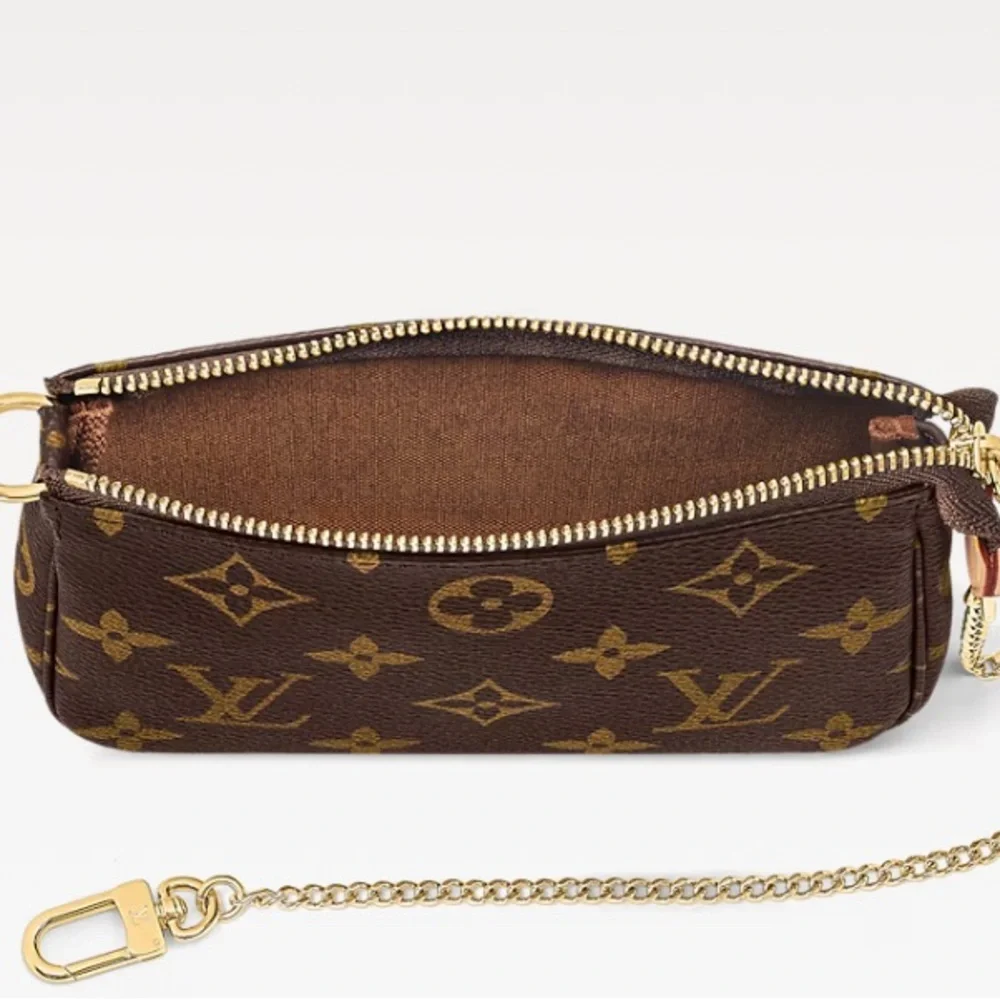 ⭕️SOLD⭕️Louis Vuitton Gold and Brown Monogram Wristlet - Picture 3 of 15